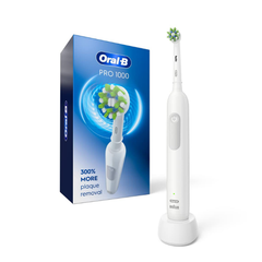 ORAL B TOOTH BRUSH